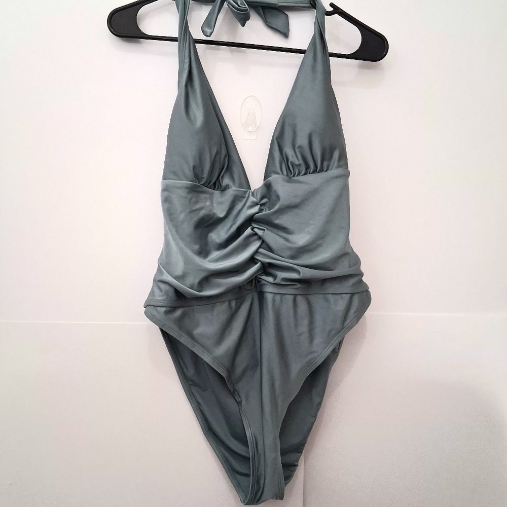 Gray Metallic One-Piece Medium Coverage Swimsuit Size Large